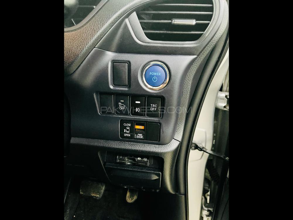 ٹویوٹا نوح 2014 for Sale in پشاور ٹویوٹا نوح 2014 for Sale in پشاور Image-11