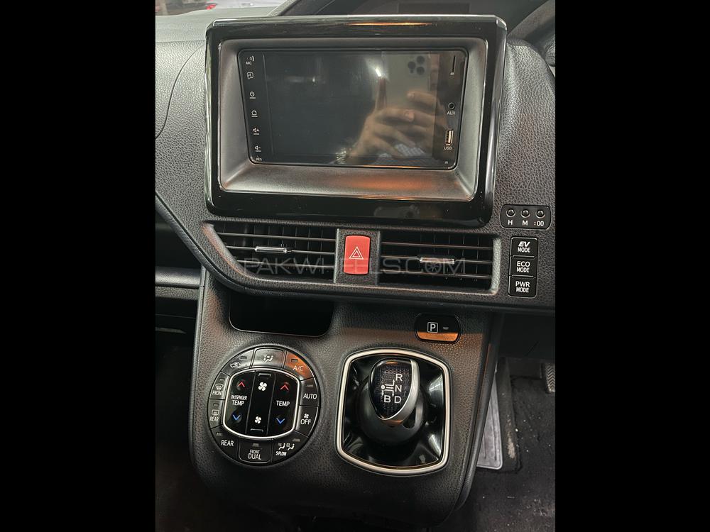 ٹویوٹا نوح 2014 for Sale in پشاور ٹویوٹا نوح 2014 for Sale in پشاور Image-13