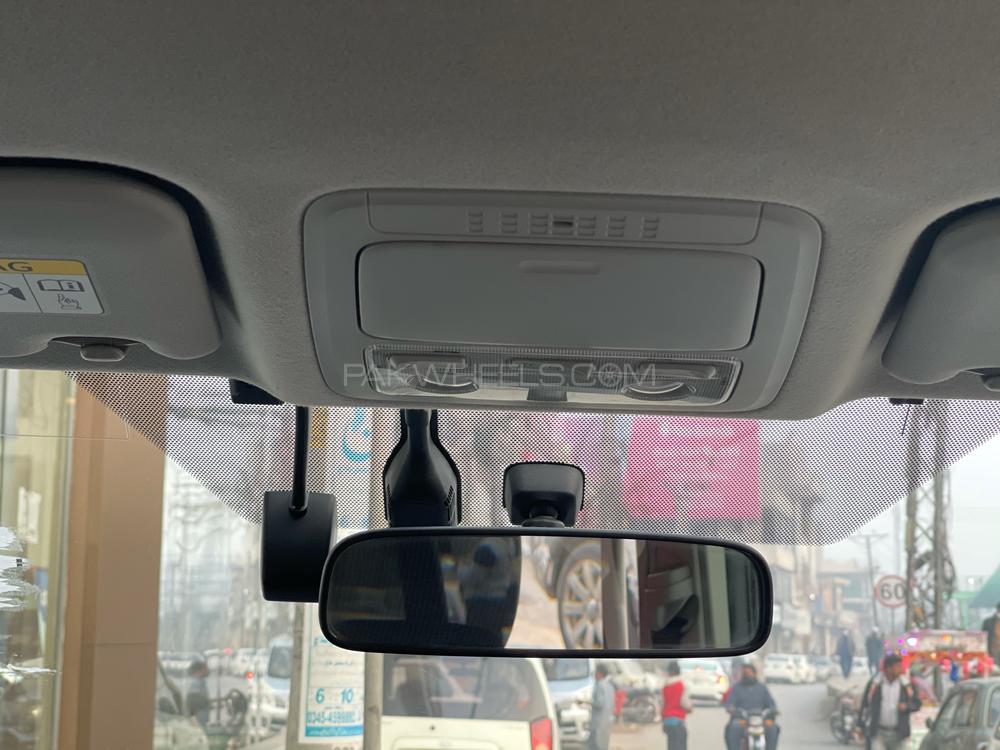 Toyota Noah 2015 for Sale in Lahore Toyota Noah 2015 for Sale in Lahore Image-19