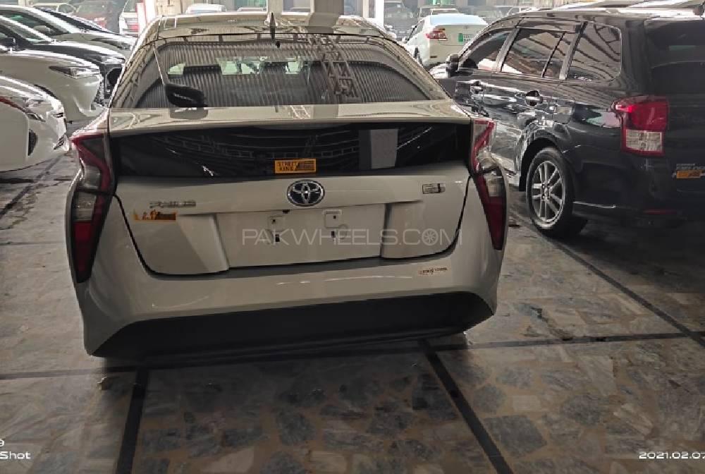 Toyota Prius 2017 for Sale in Peshawar Image-1