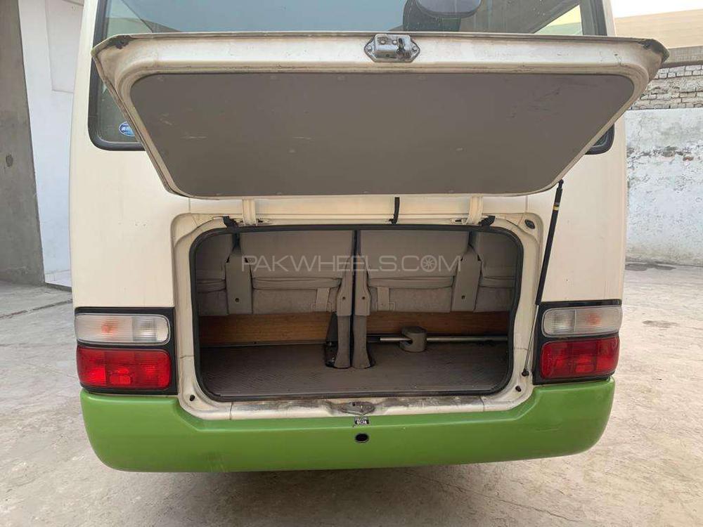 Toyota Coaster 2015 for Sale in Lahore Toyota Coaster 2015 for Sale in Lahore Image-5