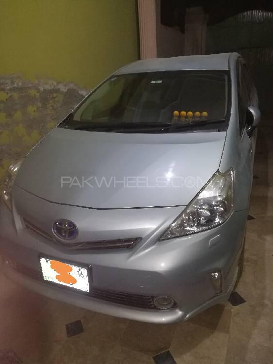 Toyota Prius Alpha 2012 for Sale in Kohat Image-1