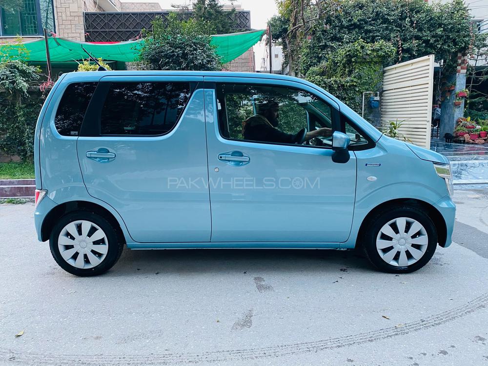 Suzuki Wagon R 2017 for Sale in Peshawar Suzuki Wagon R 2017 for Sale in Peshawar Image-4