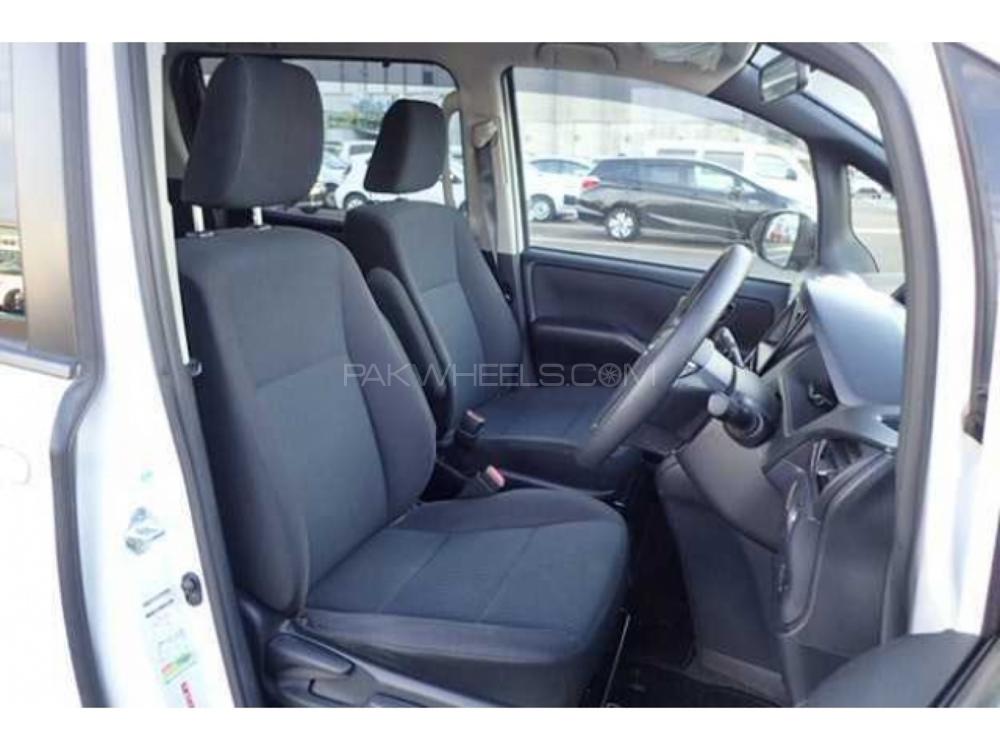 ٹویوٹا نوح 2015 for Sale in لاہور ٹویوٹا نوح 2015 for Sale in لاہور Image-4