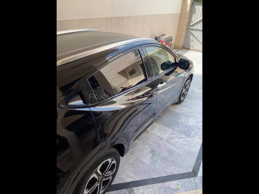 Honda Vezel 2016 for Sale in Faisalabad Honda Vezel 2016 for Sale in Faisalabad Image-6
