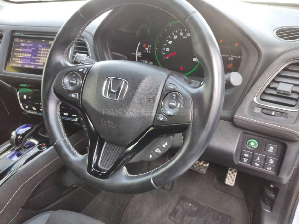 Honda Vezel 2016 for Sale in Lahore Honda Vezel 2016 for Sale in Lahore Image-9