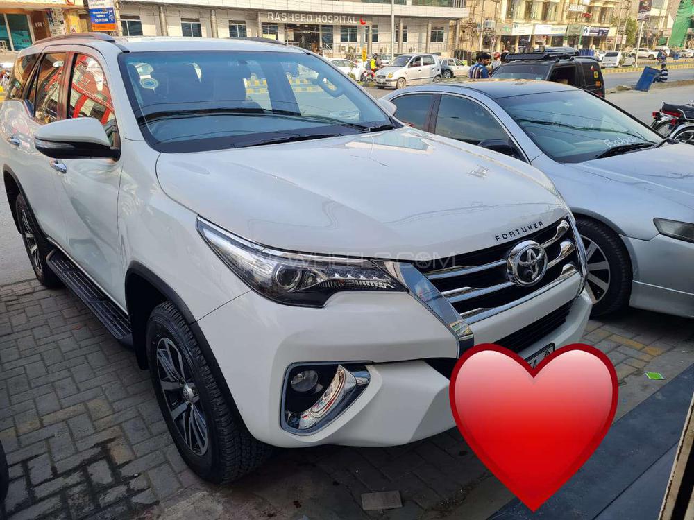 Toyota Fortuner 2017 for Sale in Lahore Image-1