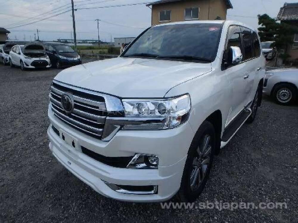 Toyota Land Cruiser 2017 for Sale in Lahore Toyota Land Cruiser 2017 for Sale in Lahore Image-17