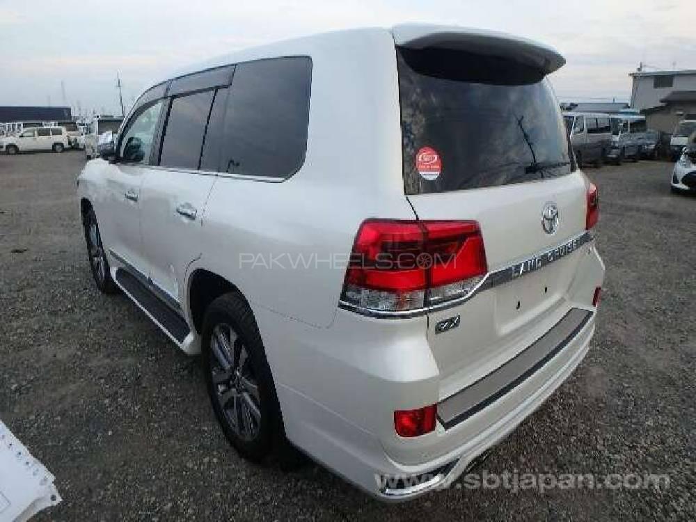 Toyota Land Cruiser 2017 for Sale in Lahore Toyota Land Cruiser 2017 for Sale in Lahore Image-19