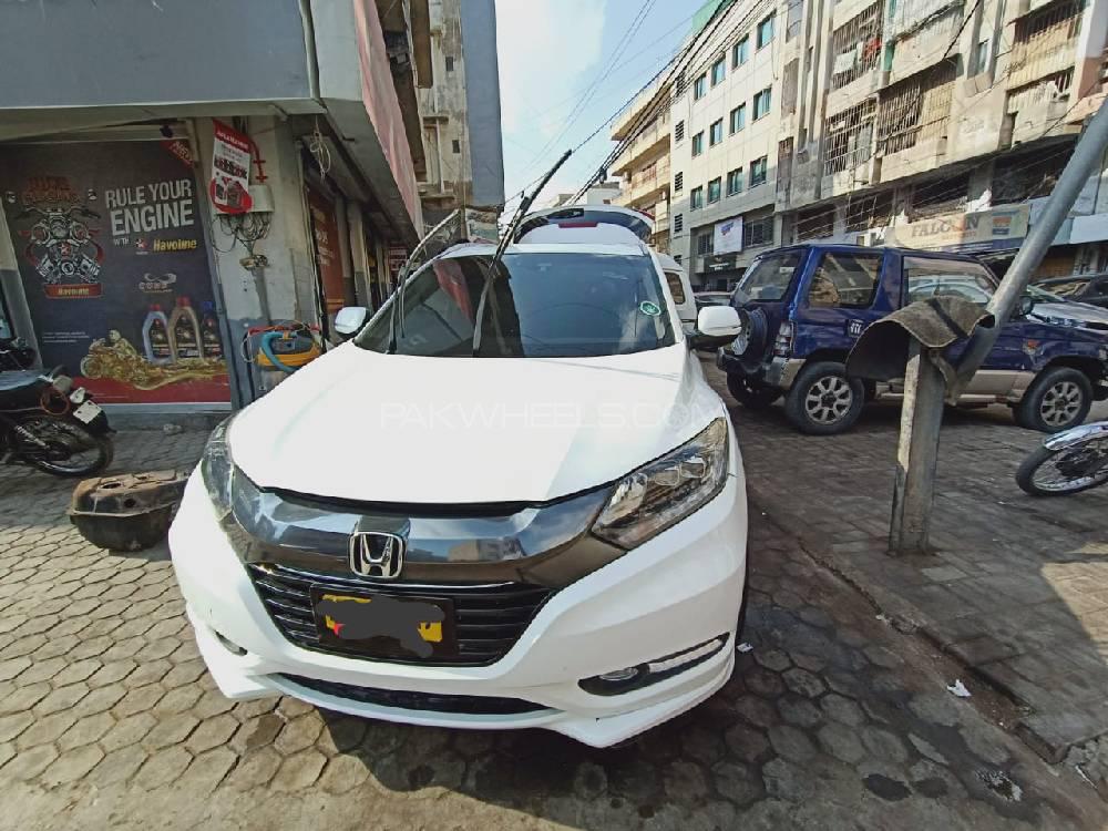 Honda Vezel 2014 for Sale in Karachi Image-1