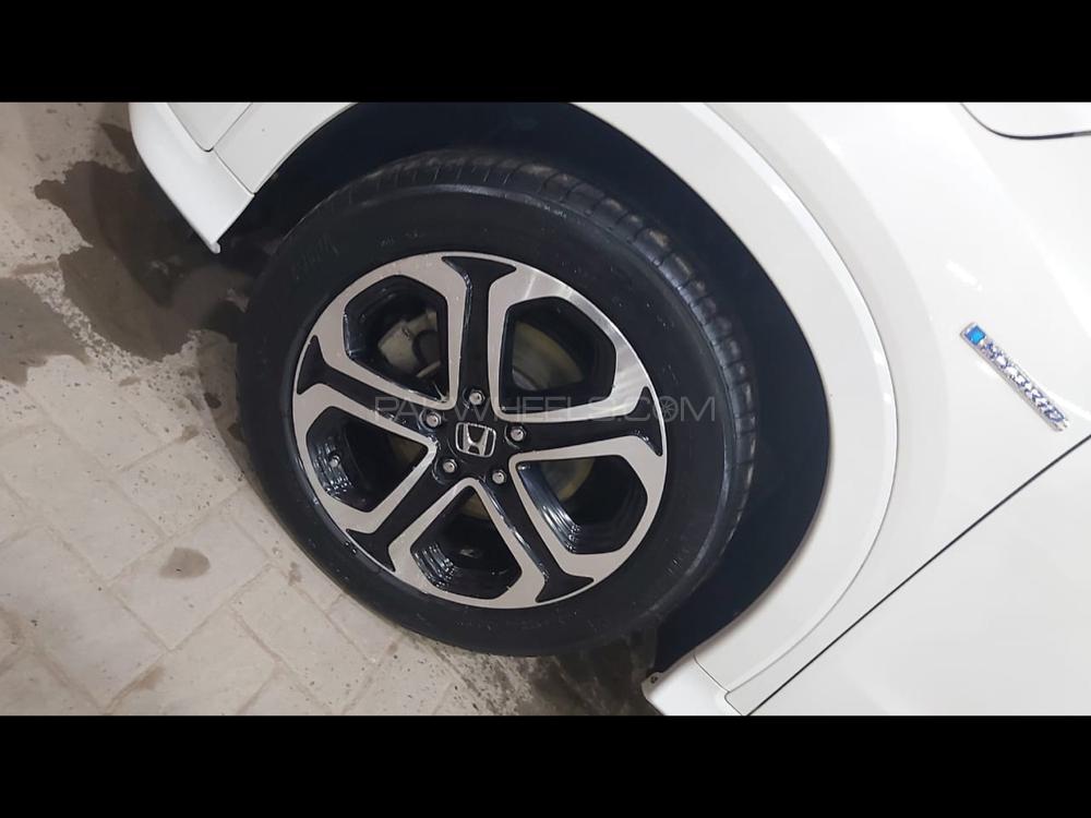 Honda Vezel 2013 for Sale in Rawalpindi Honda Vezel 2013 for Sale in Rawalpindi Image-8