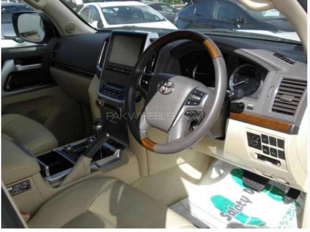 Toyota Land Cruiser 2015 for Sale in Lahore Toyota Land Cruiser 2015 for Sale in Lahore Image-7