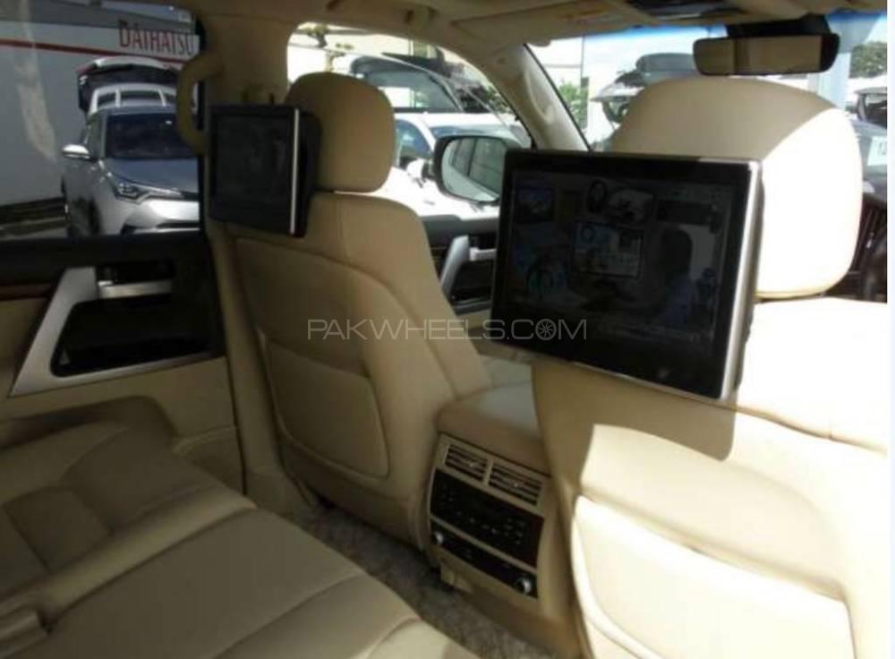 Toyota Land Cruiser 2015 for Sale in Lahore Toyota Land Cruiser 2015 for Sale in Lahore Image-9