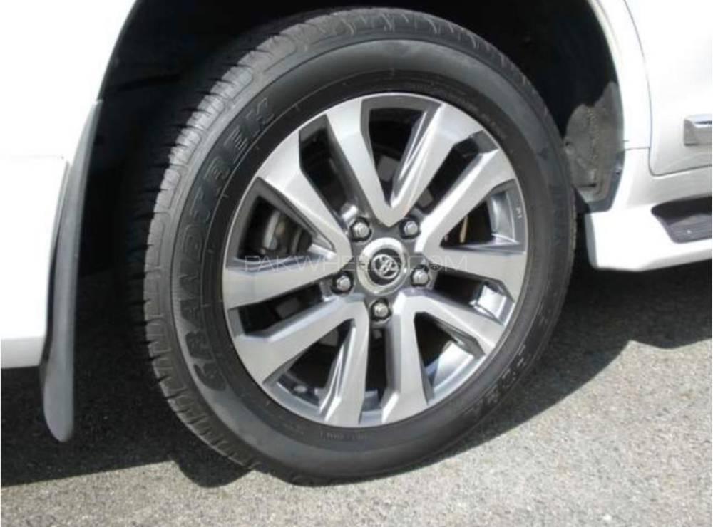 Toyota Land Cruiser 2015 for Sale in Lahore Toyota Land Cruiser 2015 for Sale in Lahore Image-18