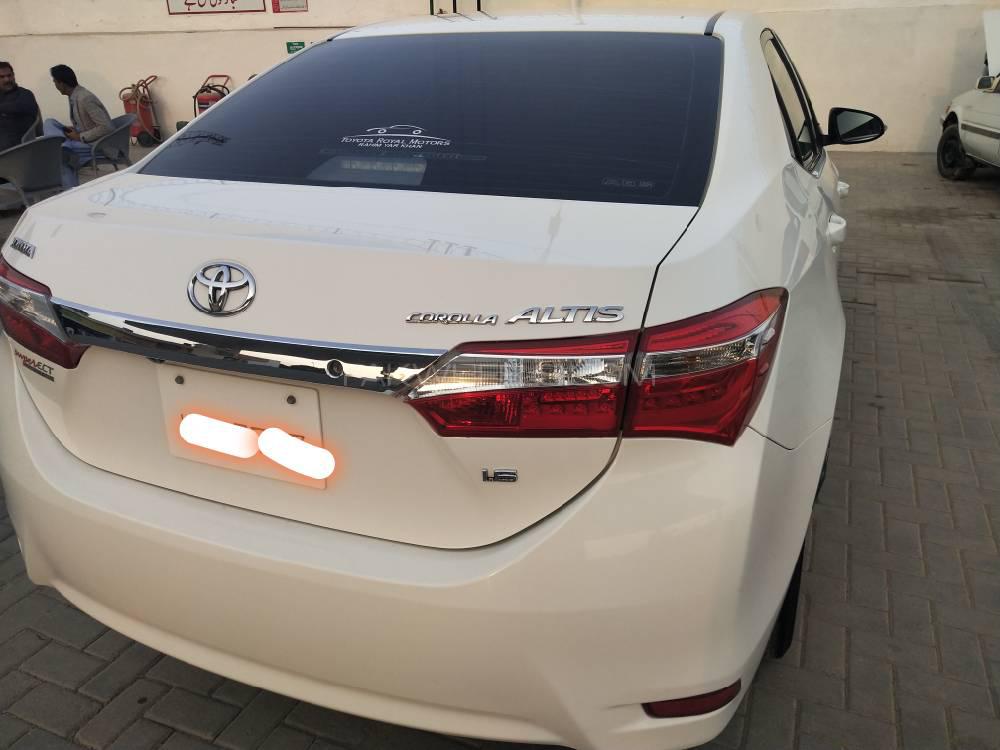 Toyota Corolla 2015 for Sale in Multan Toyota Corolla 2015 for Sale in Multan Image-11