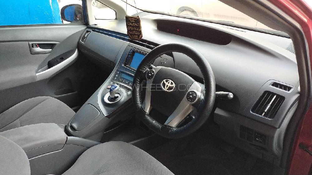 Toyota Prius 2010 for Sale in Lahore Image-1