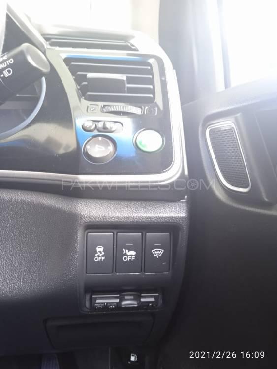 ہونڈا گریس ہائبرڈ 2015 for Sale in لاہور ہونڈا گریس ہائبرڈ 2015 for Sale in لاہور Image-9