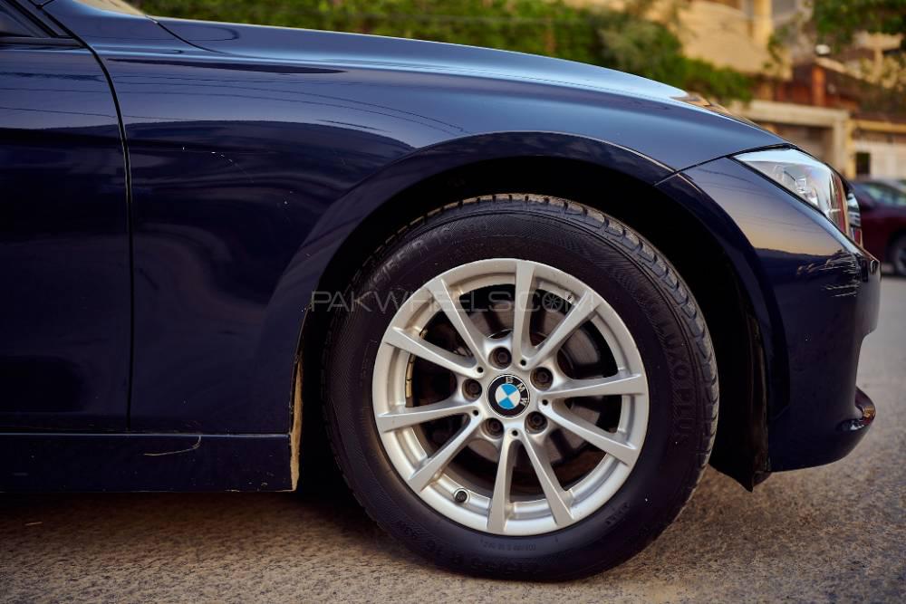 BMW 3 Series 2014 for Sale in Karachi BMW 3 Series 2014 for Sale in Karachi Image-12