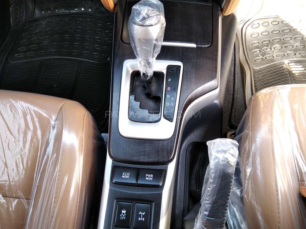 Toyota Fortuner 2019 for Sale in Karachi Toyota Fortuner 2019 for Sale in Karachi Image-8