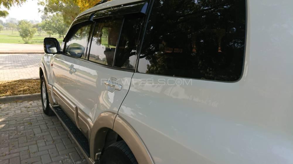 Mitsubishi Pajero 2005 for Sale in Rahim Yar Khan Mitsubishi Pajero 2005 for Sale in Rahim Yar Khan Image-9