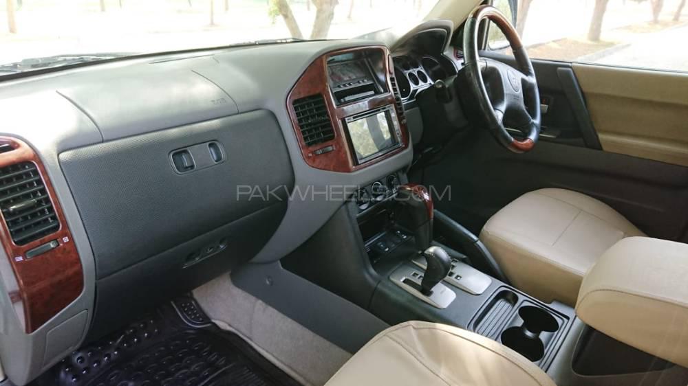 Mitsubishi Pajero 2005 for Sale in Rahim Yar Khan Mitsubishi Pajero 2005 for Sale in Rahim Yar Khan Image-10