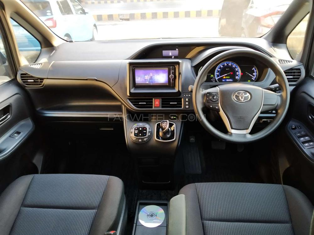 Toyota Noah 2015 for Sale in Lahore Toyota Noah 2015 for Sale in Lahore Image-11