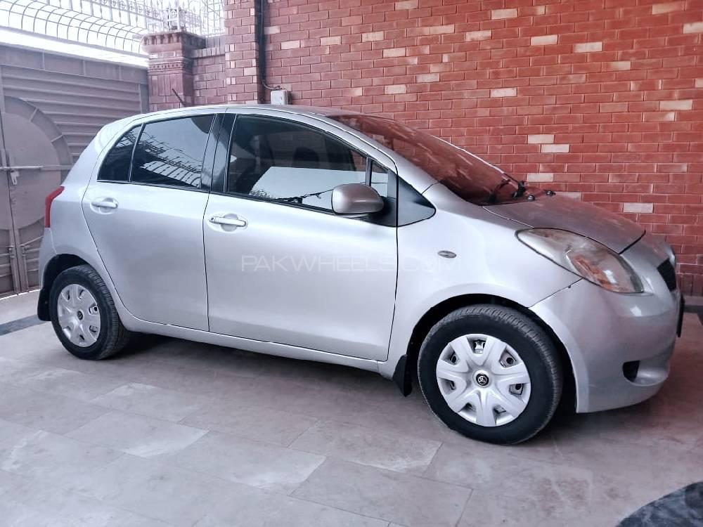 Toyota Vitz 2008 for Sale in Khanewal Image-1