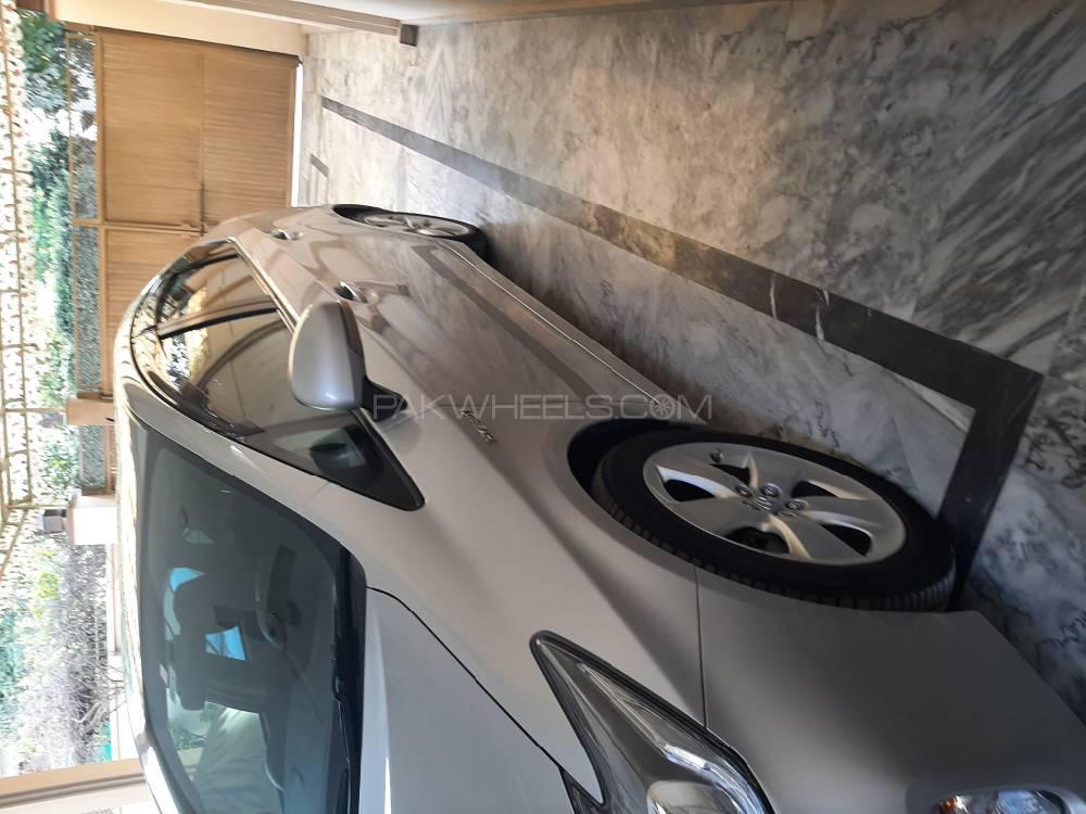 ٹویوٹا پریوس 2015 for Sale in پشاور ٹویوٹا پریوس 2015 for Sale in پشاور Image-16