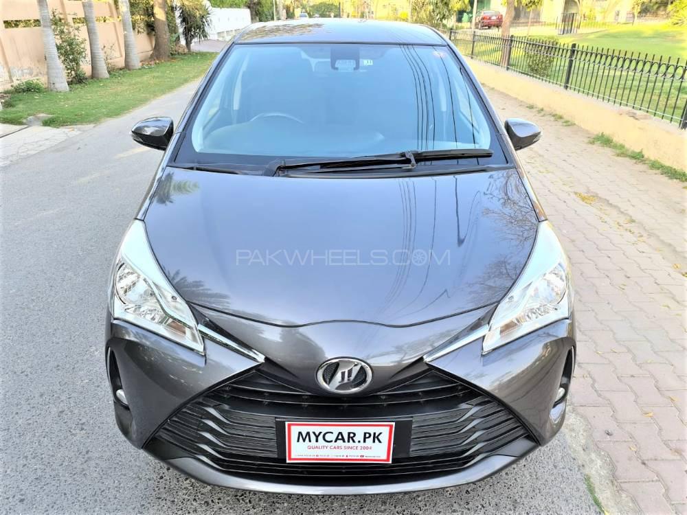Toyota Vitz 2017 for Sale in Lahore Image-1