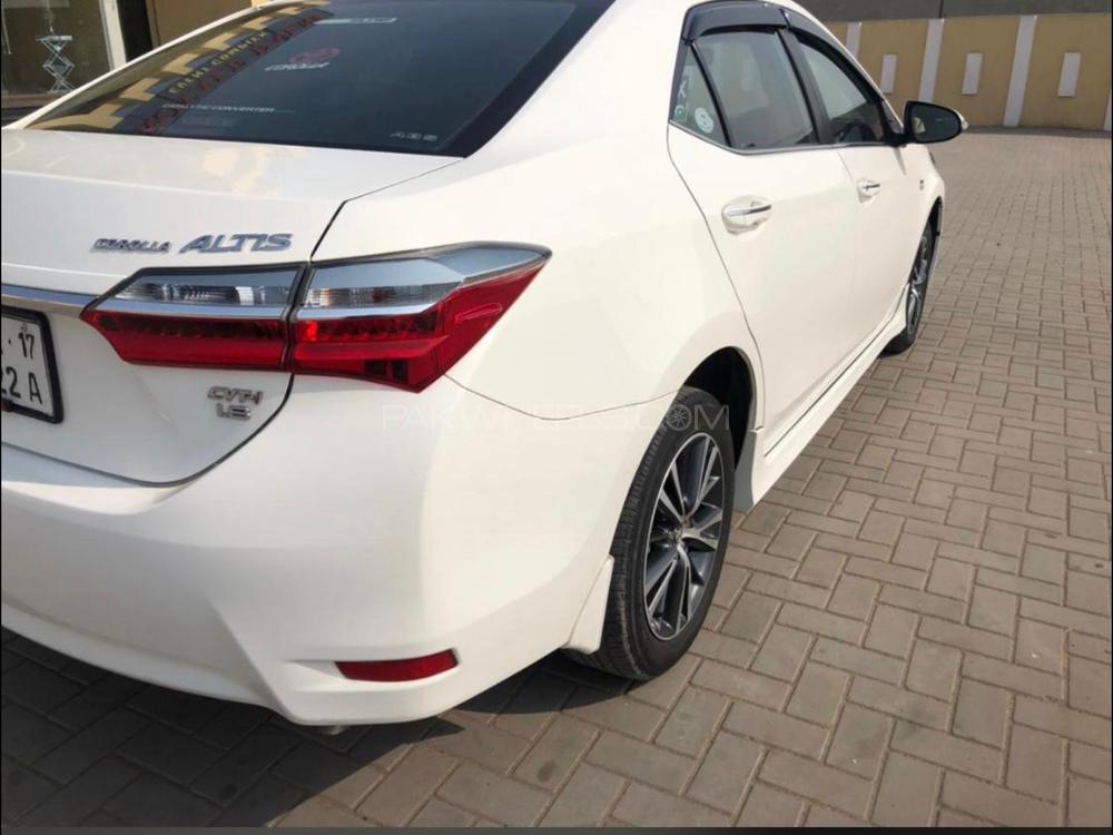 Toyota Corolla 2017 for Sale in Lahore Image-1