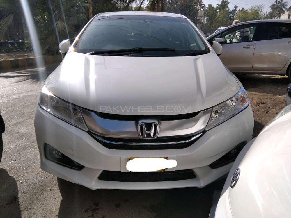 Honda Grace Hybrid 2015 for Sale in Karachi Image-1