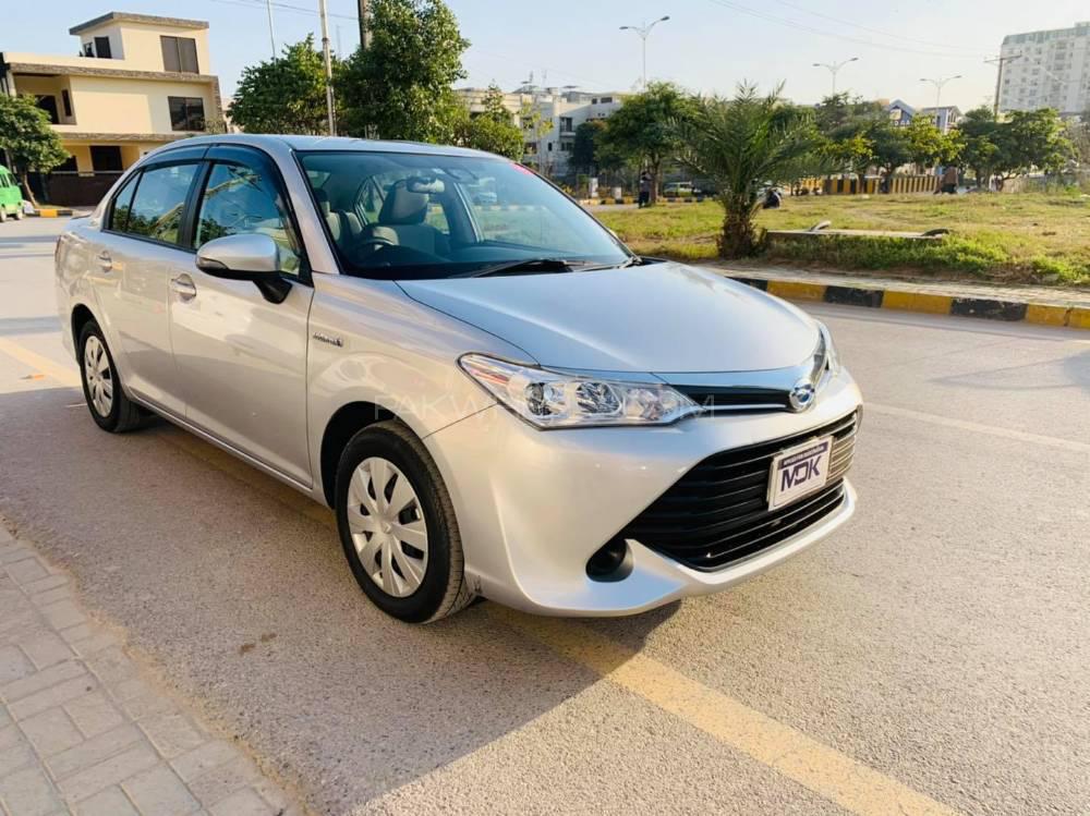 Toyota Corolla Axio 2017 for Sale in Islamabad Image-1
