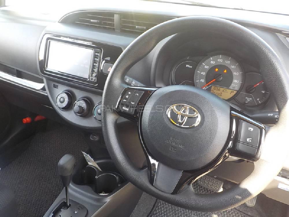 Toyota Vitz 2017 for Sale in Peshawar Toyota Vitz 2017 for Sale in Peshawar Image-5