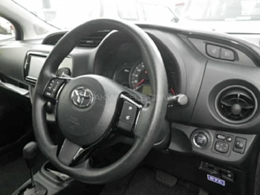 Toyota Vitz 2017 for Sale in Peshawar Toyota Vitz 2017 for Sale in Peshawar Image-4