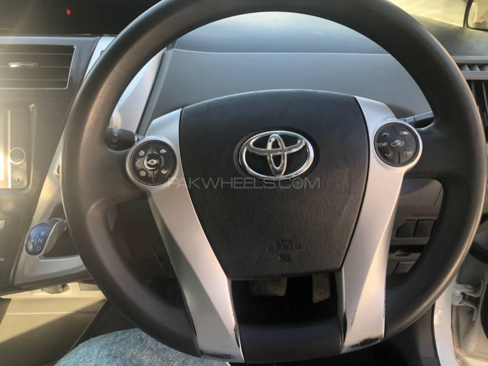 Toyota Prius Alpha 2013 for Sale in Islamabad Toyota Prius Alpha 2013 for Sale in Islamabad Image-7