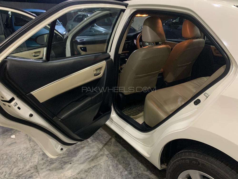 Toyota Corolla 2017 for Sale in Lahore Toyota Corolla 2017 for Sale in Lahore Image-17