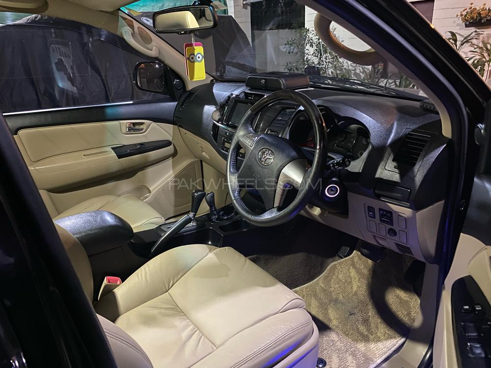 ٹویوٹا فورچیونر 2016 for Sale in لاہور ٹویوٹا فورچیونر 2016 for Sale in لاہور Image-4