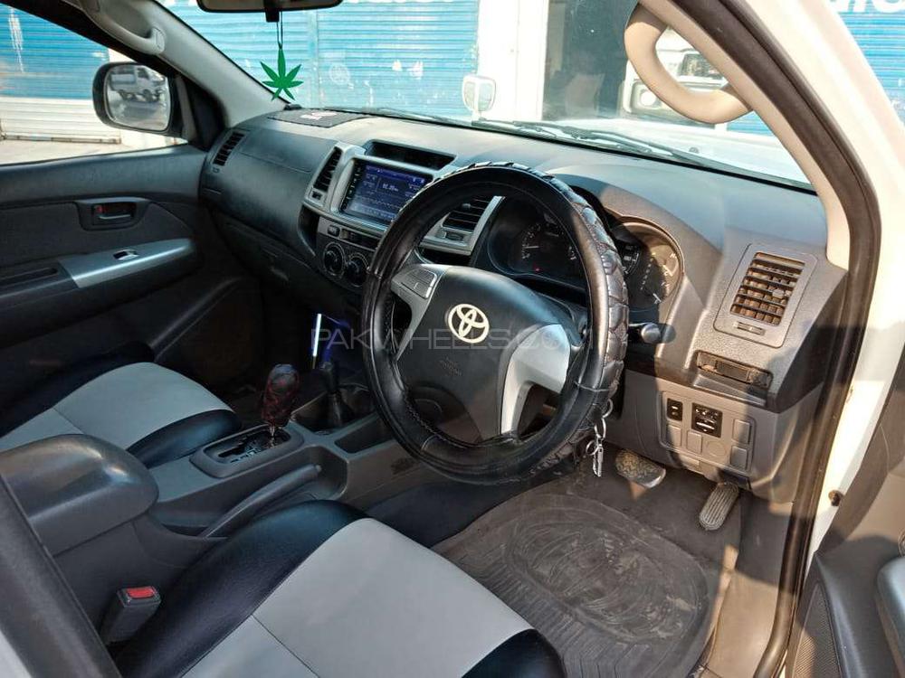 Toyota Hilux 2012 for Sale in Peshawar Toyota Hilux 2012 for Sale in Peshawar Image-7