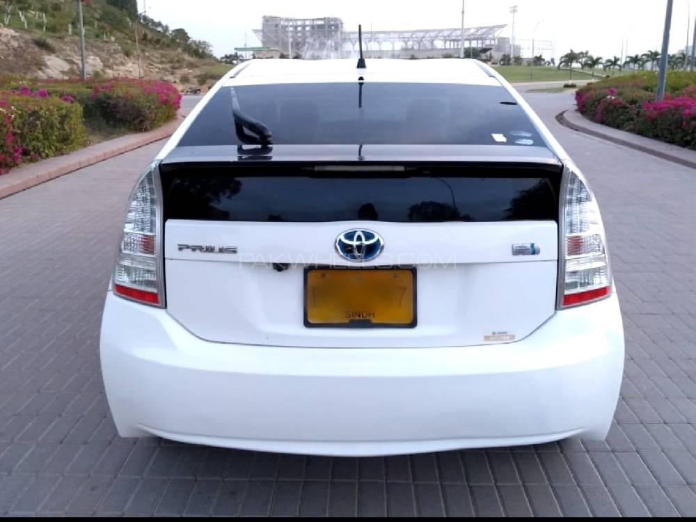 Toyota Prius 2010 for Sale in Karachi Toyota Prius 2010 for Sale in Karachi Image-5