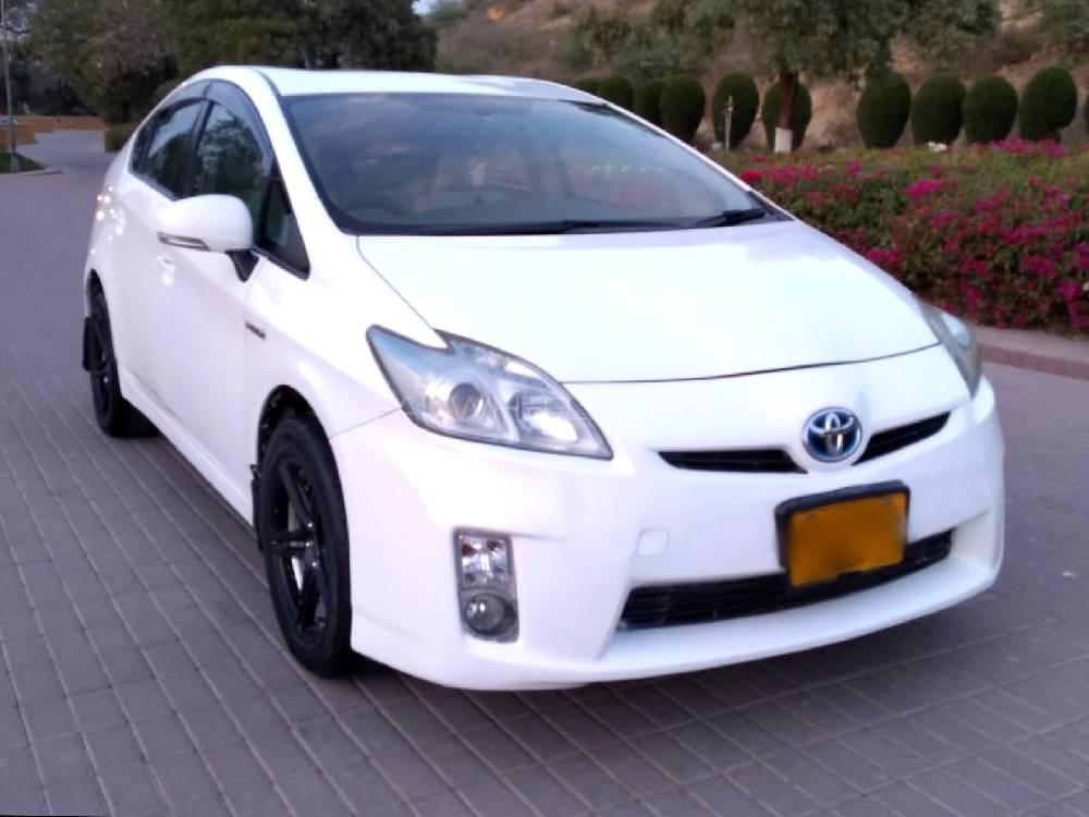 Toyota Prius 2010 for Sale in Karachi Toyota Prius 2010 for Sale in Karachi Image-3