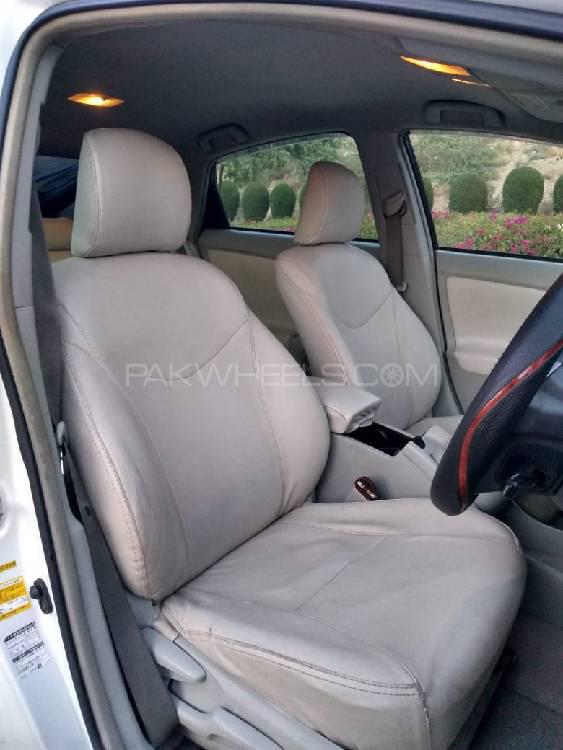 Toyota Prius 2010 for Sale in Karachi Toyota Prius 2010 for Sale in Karachi Image-16