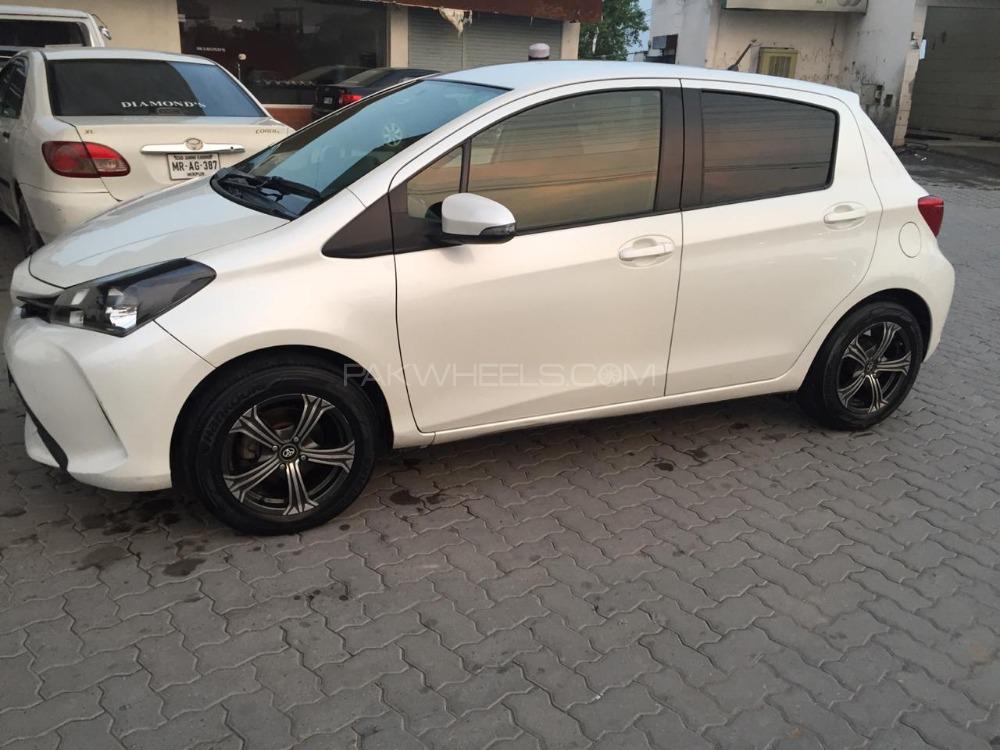 Toyota Vitz 2014 for Sale in Mirpur A.K. Image-1