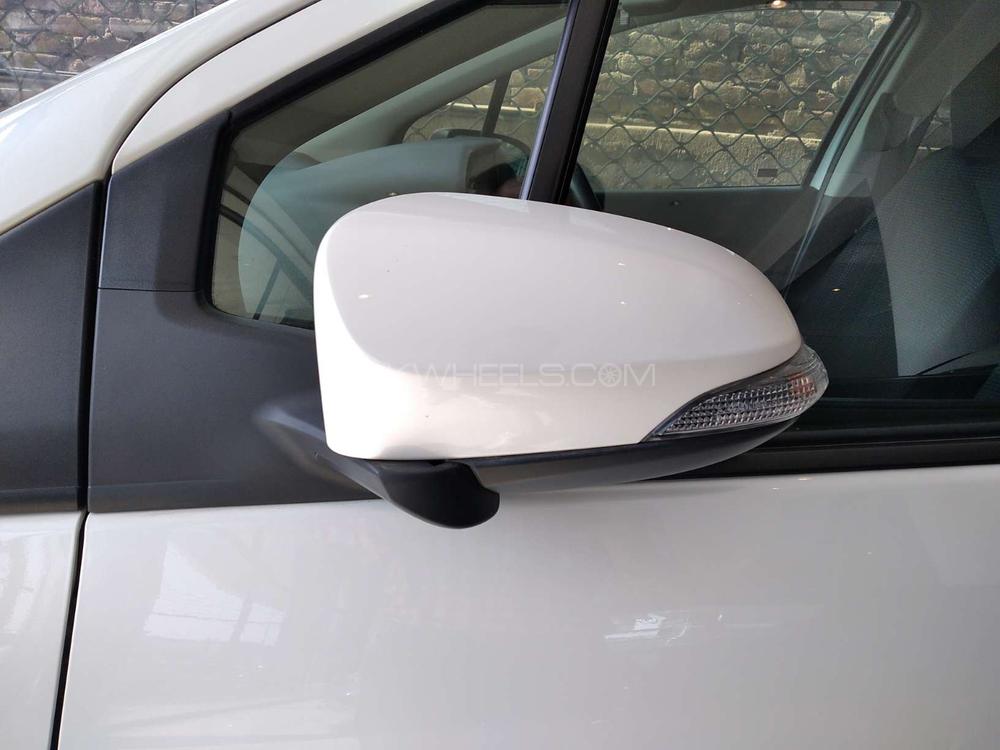 Toyota Vitz 2017 for Sale in Lahore Toyota Vitz 2017 for Sale in Lahore Image-6