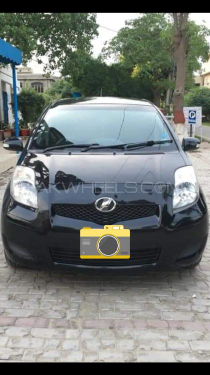 Toyota Vitz 2010 for Sale in Islamabad Image-1