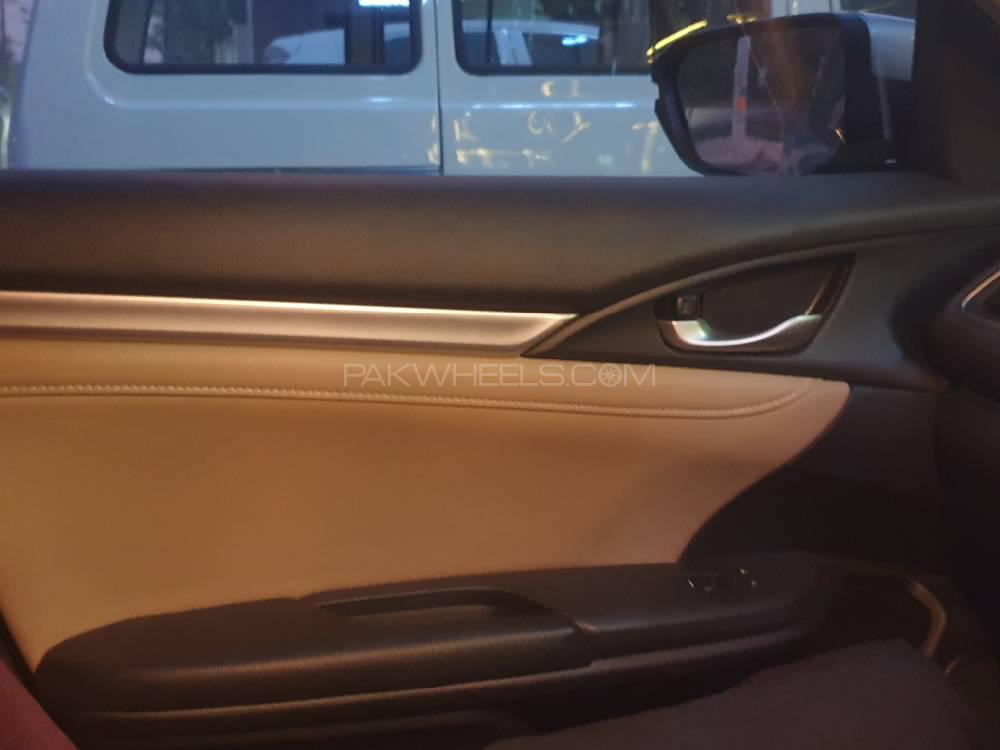 Honda Civic 2020 for Sale in Faisalabad Honda Civic 2020 for Sale in Faisalabad Image-12