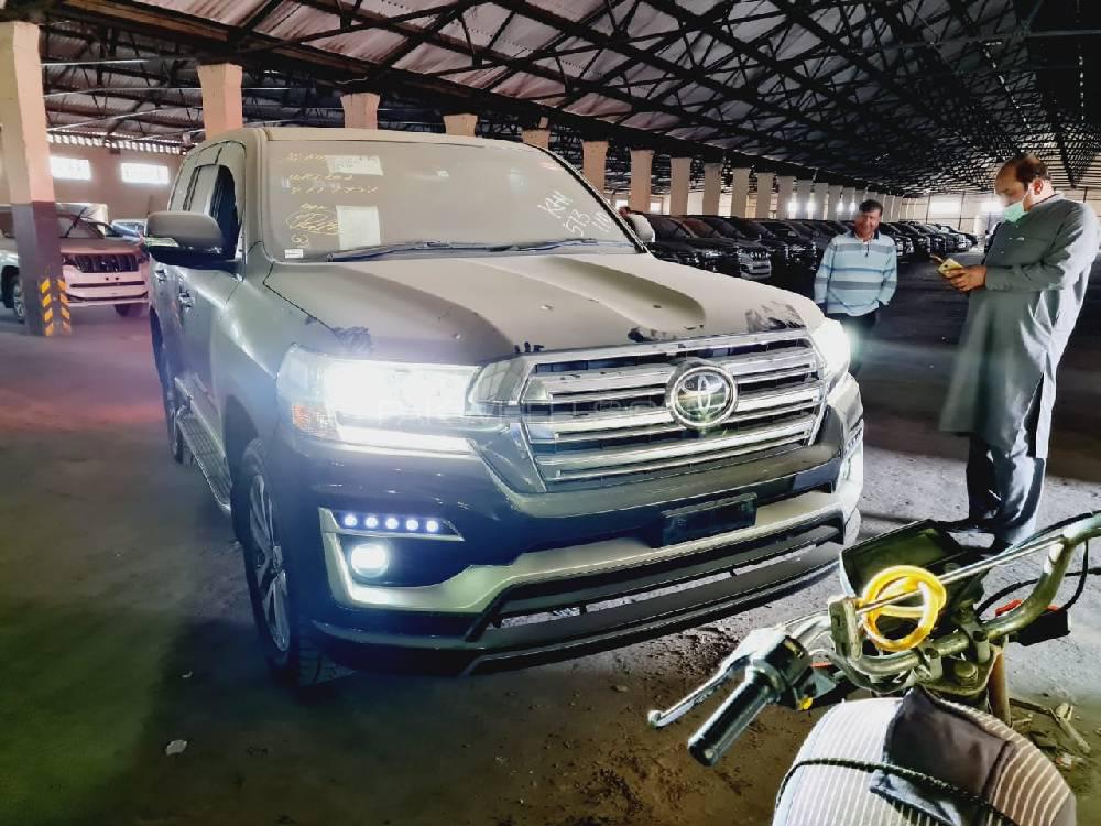 Toyota Land Cruiser 2016 for Sale in Karachi Toyota Land Cruiser 2016 for Sale in Karachi Image-4
