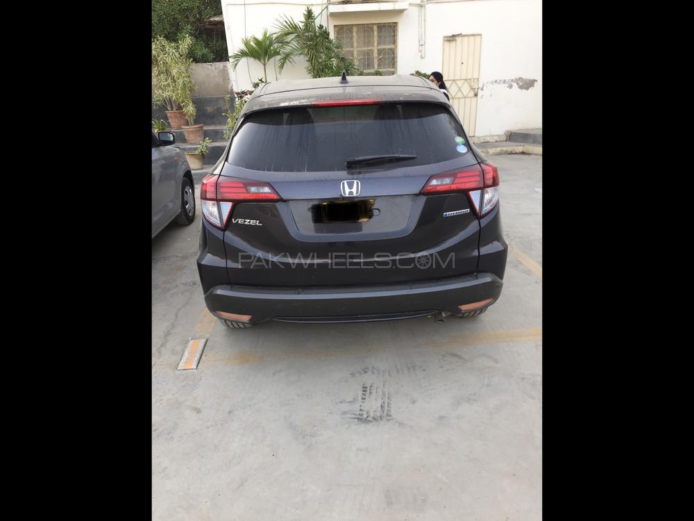 Honda Vezel 2014 for Sale in Karachi Honda Vezel 2014 for Sale in Karachi Image-4