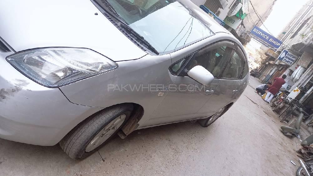 Toyota Prius 2010 for Sale in Lahore Toyota Prius 2010 for Sale in Lahore Image-8