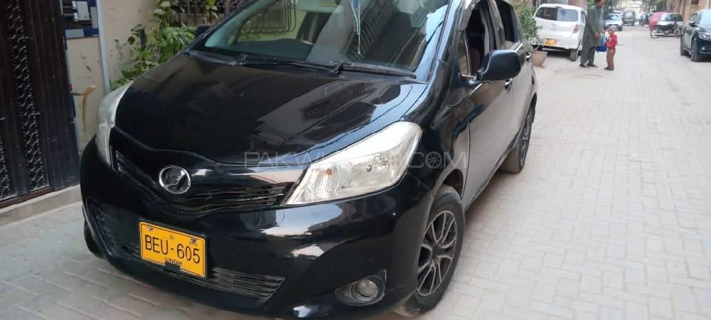 Toyota Vitz 2013 for Sale in Karachi Image-1