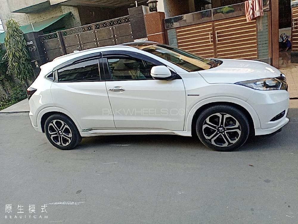 Honda Vezel 2016 for Sale in Gujranwala Image-1